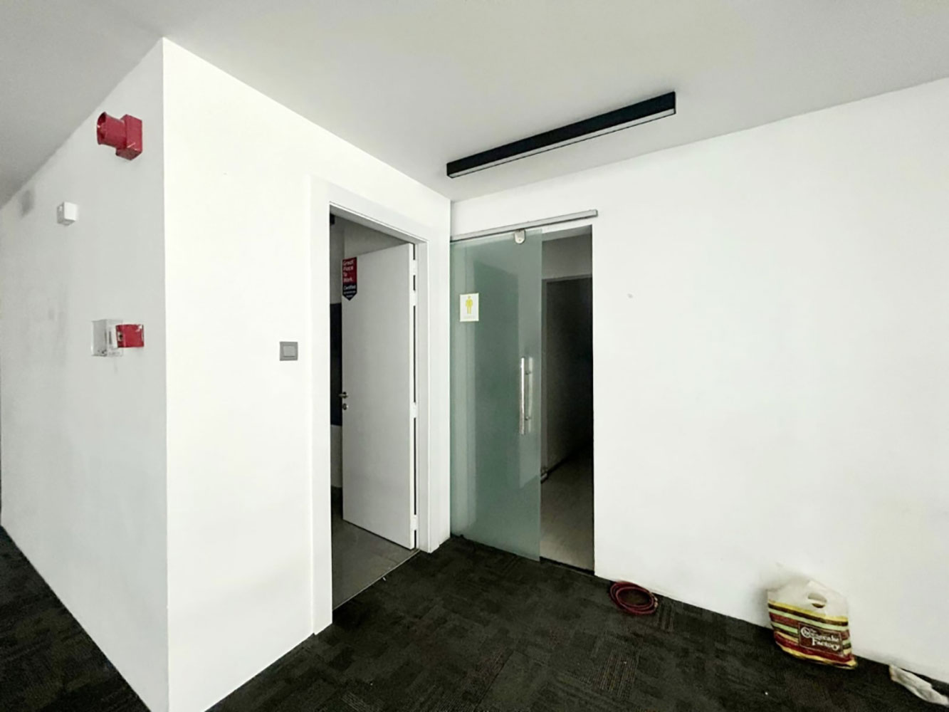 صورة مكتب للإيجار في ضاحية السيف #1975 3