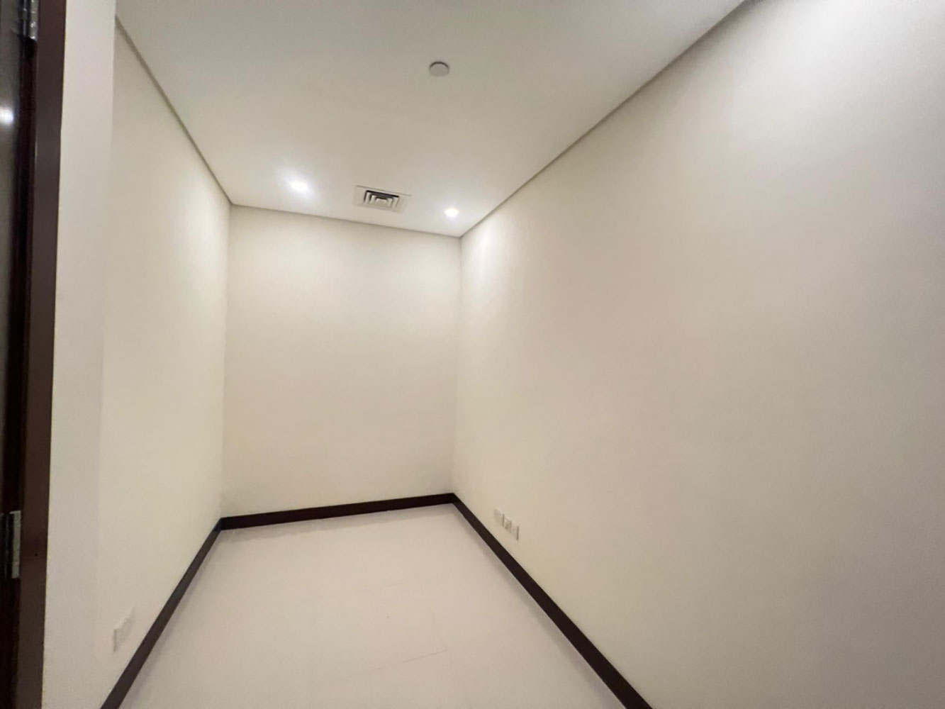 Apartment for Sale in Juffair Image #2075 2