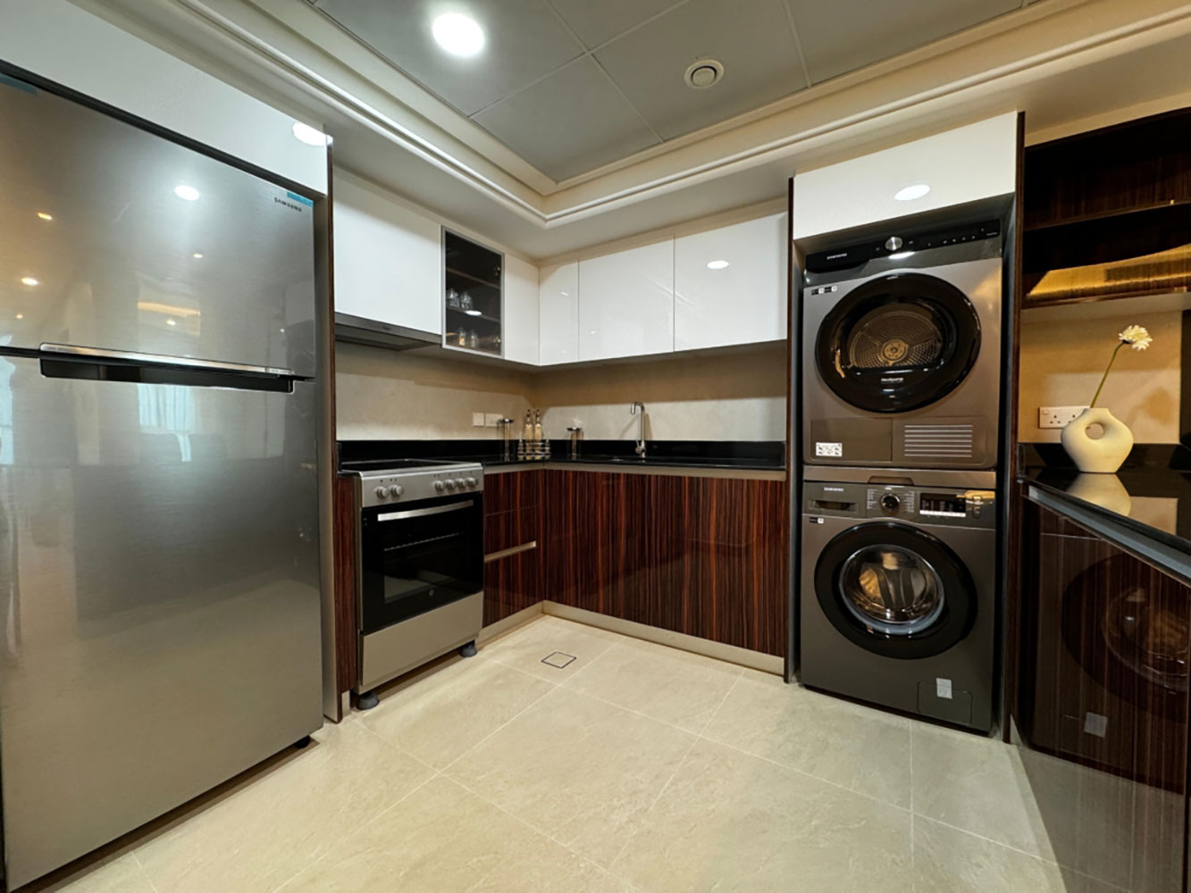 property 2082 image 0