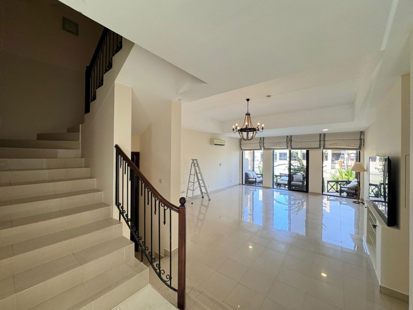 صورة فيلا للإيجار في الجفير #2272 2