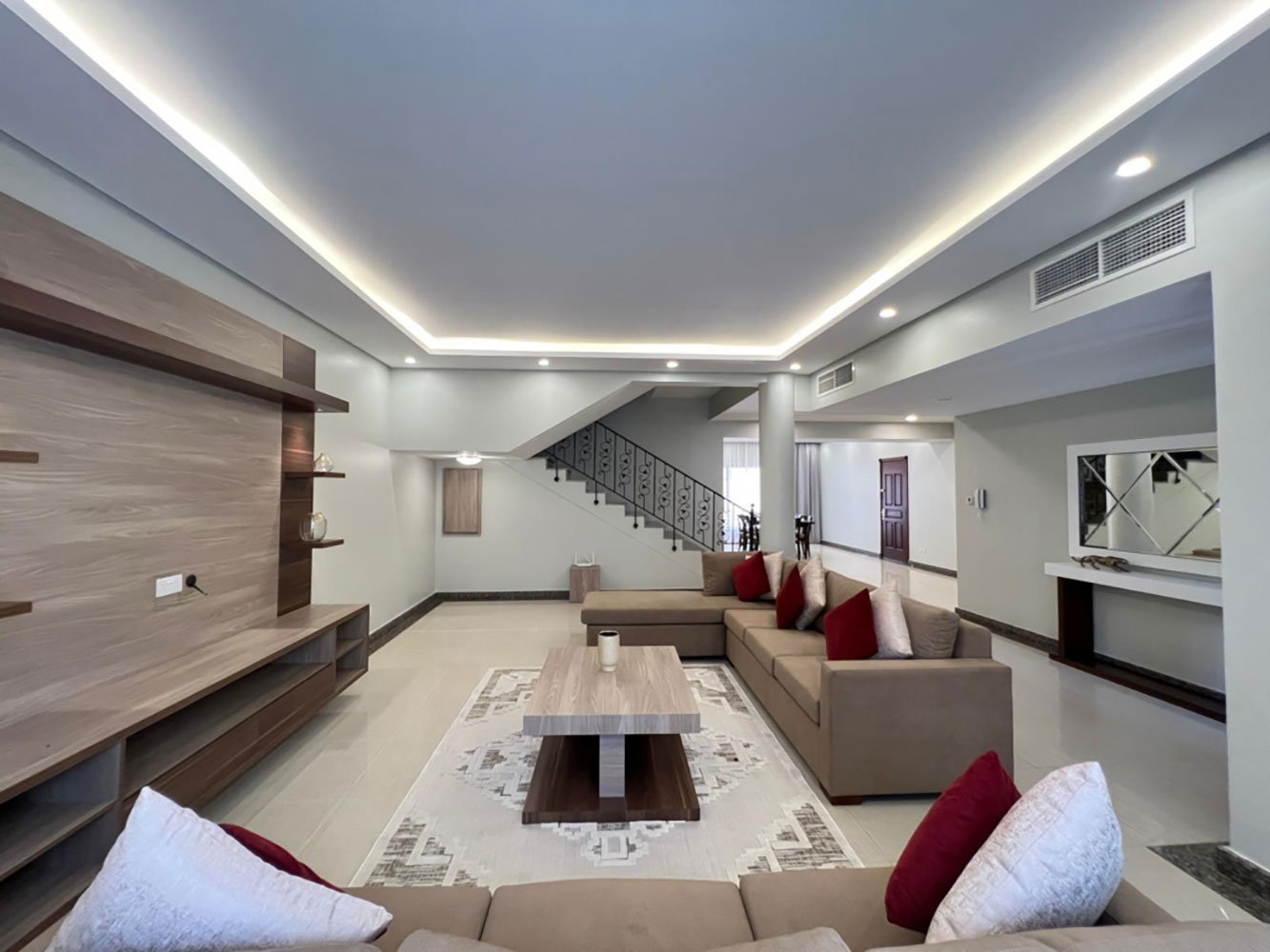 صورة فيلا للإيجار في الجفير #2458 2