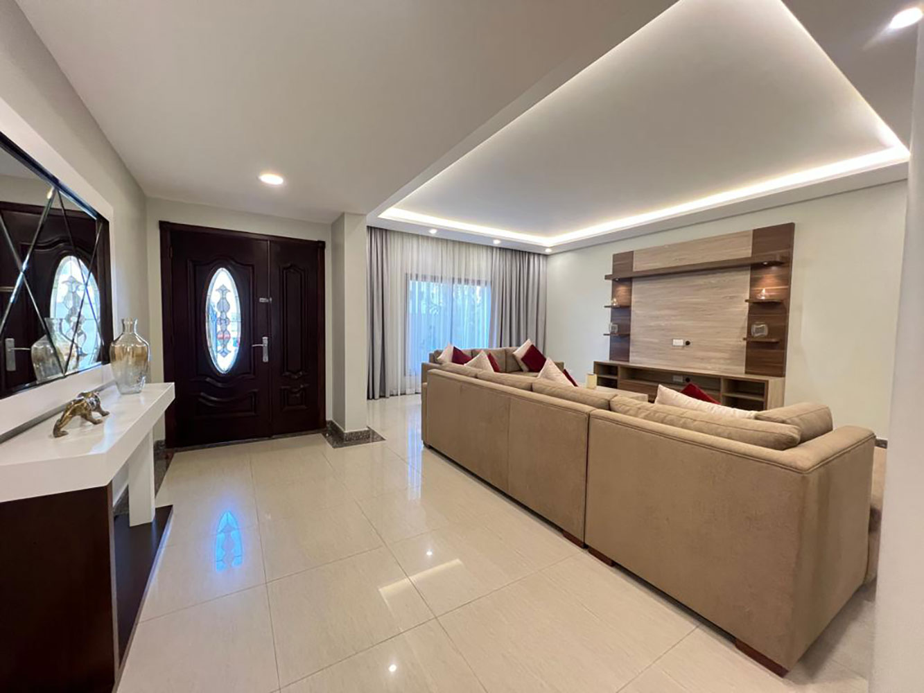 صورة فيلا للإيجار في الجفير #2458 1