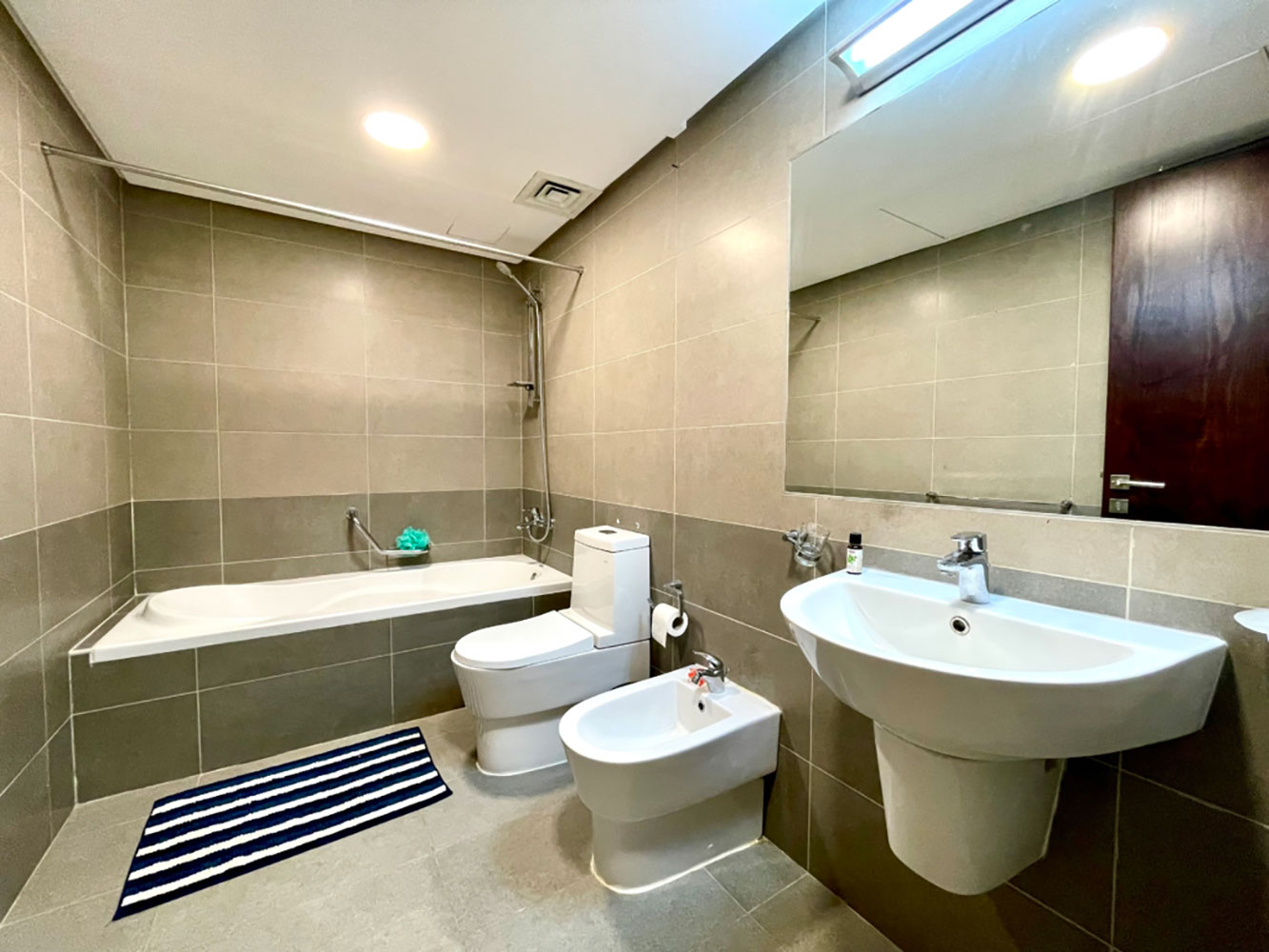 صورة شقة للإيجار في المحرق #2518 1