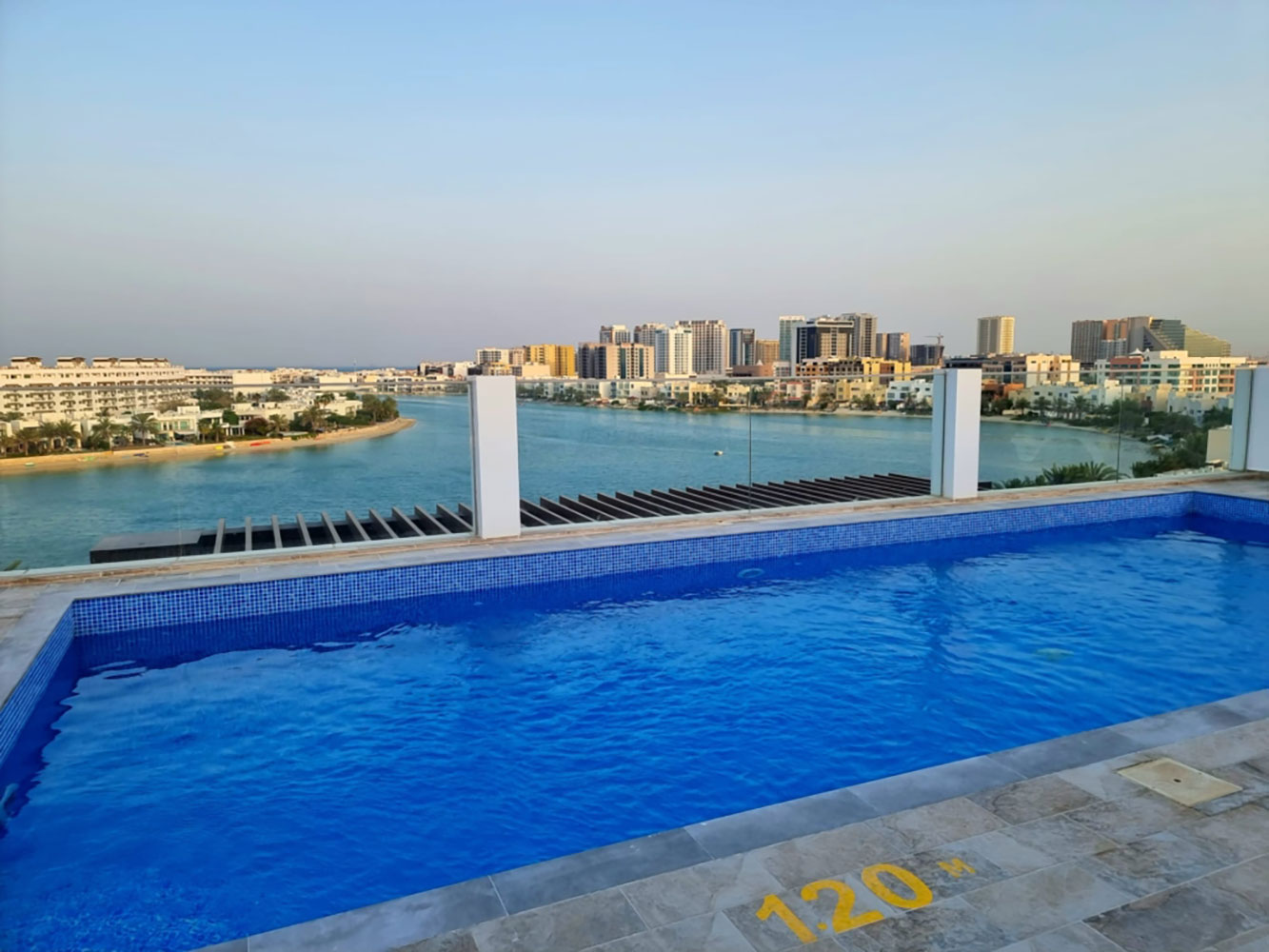 صورة مبنى للبيع في جزر امواج #3168 0 