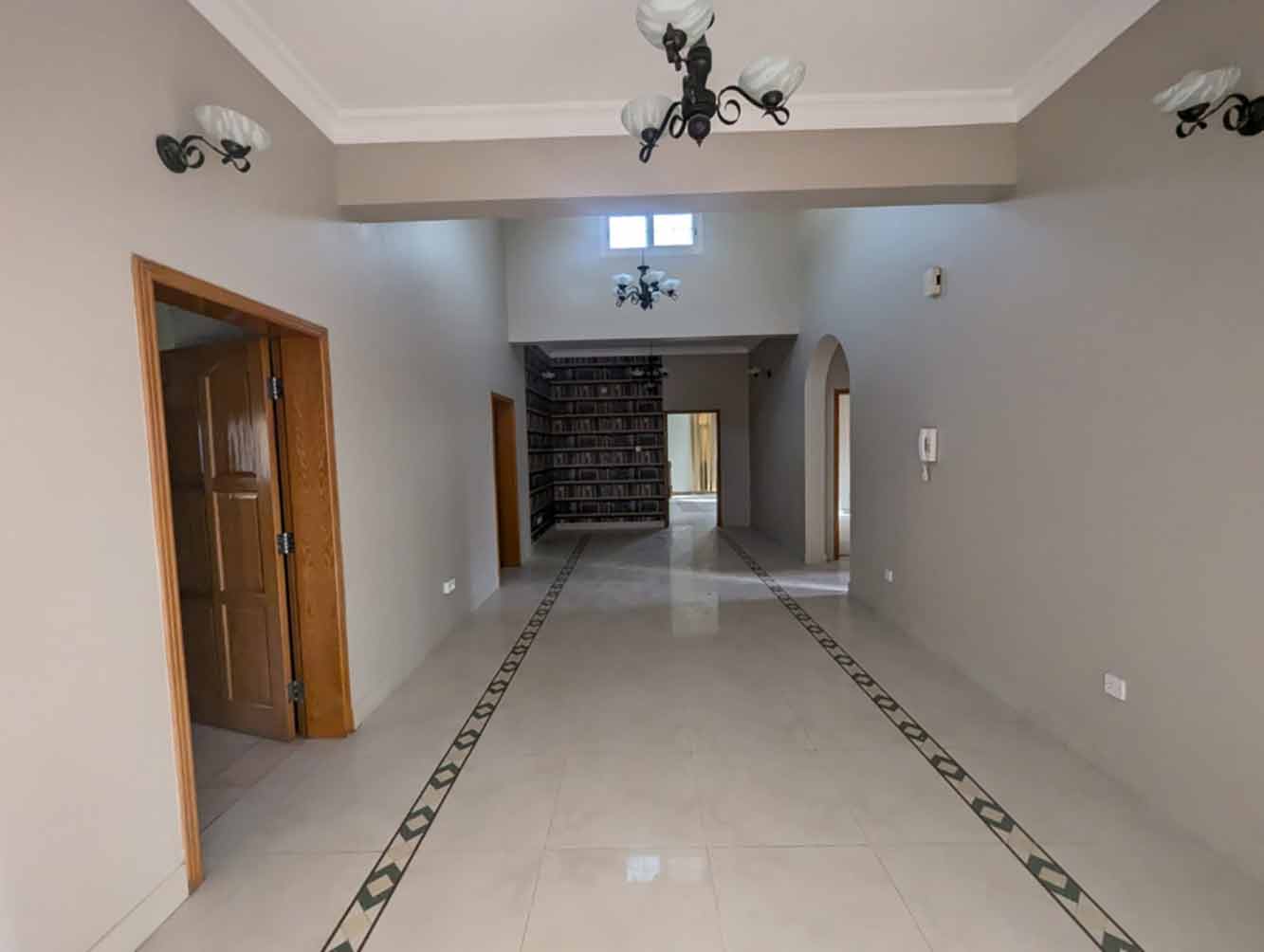 صورة فيلا للإيجار في سار #4626 2