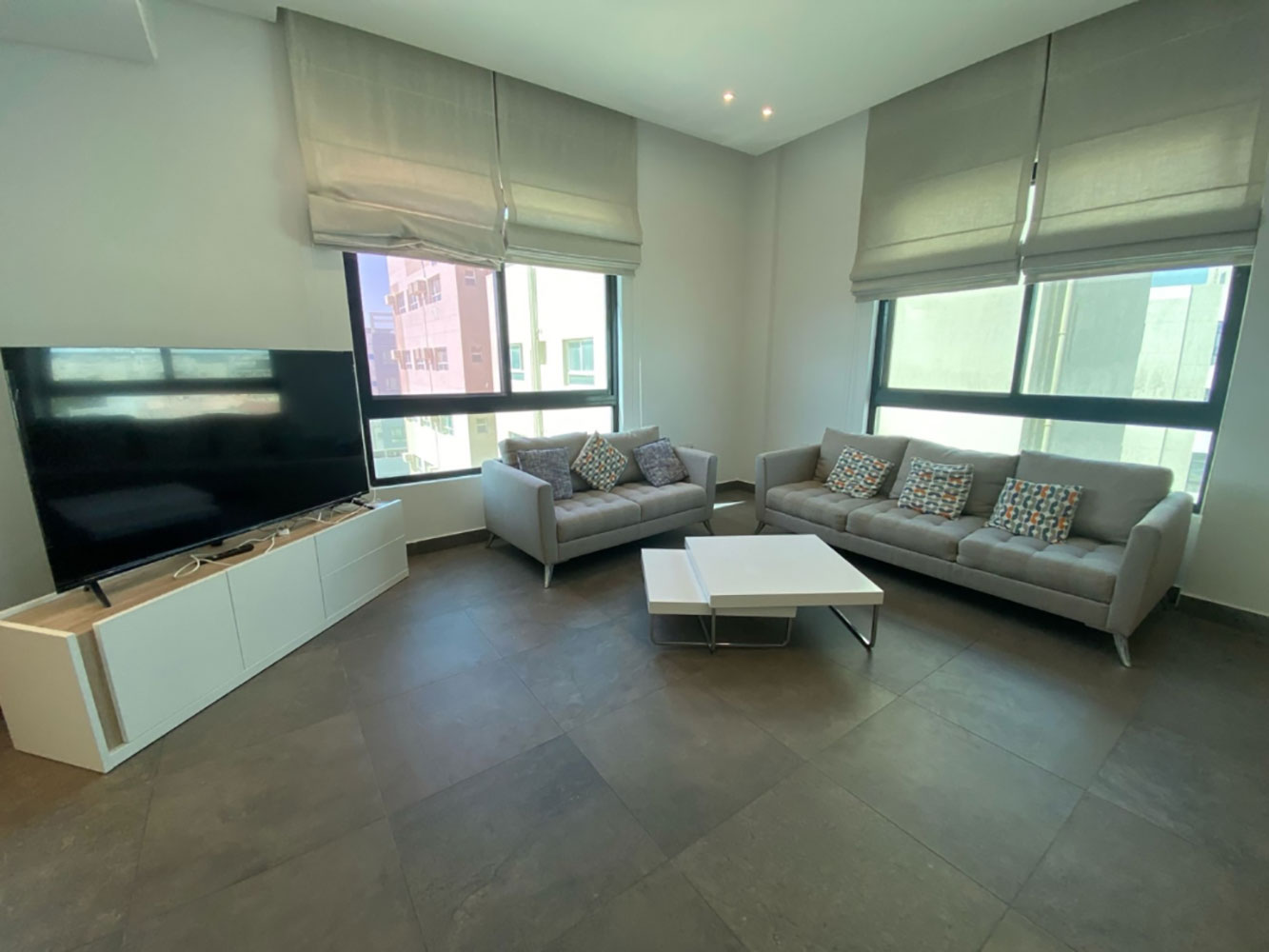 صورة شقة للإيجار في الجنبية #4982 0