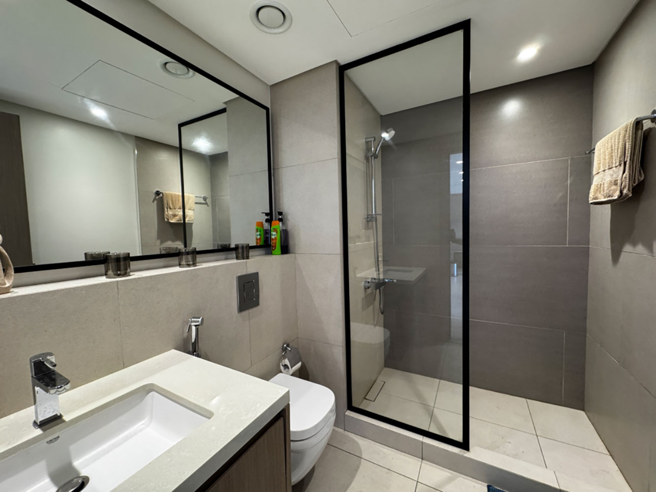 صورة شقة للإيجار في مراسي البحرين #5570 3