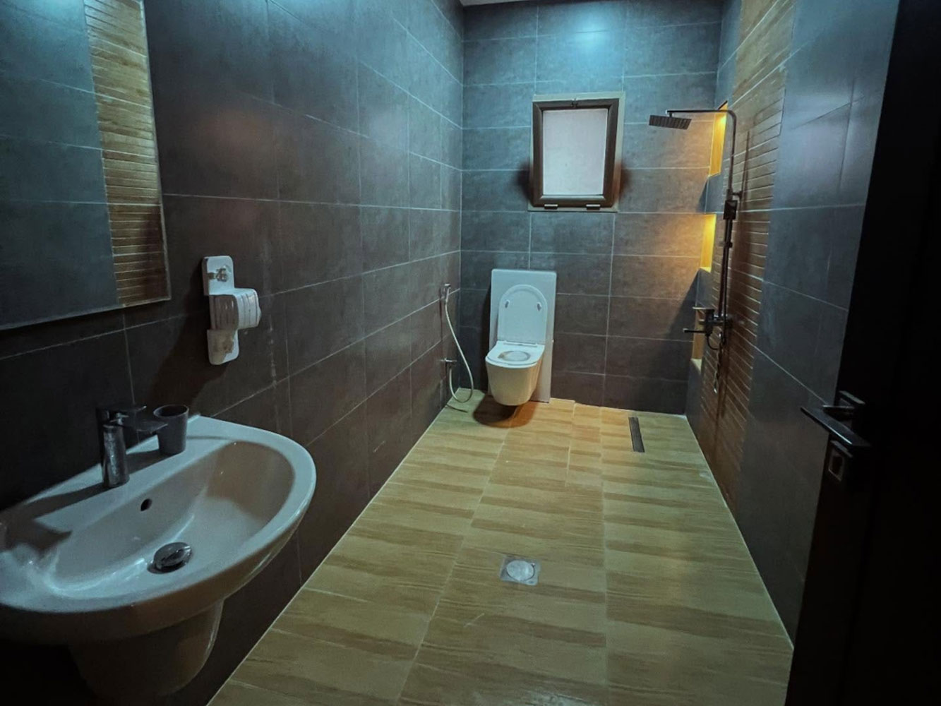 property 6719 image 3