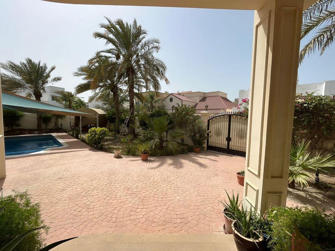 صورة فيلا للإيجار في سار #6834 0 