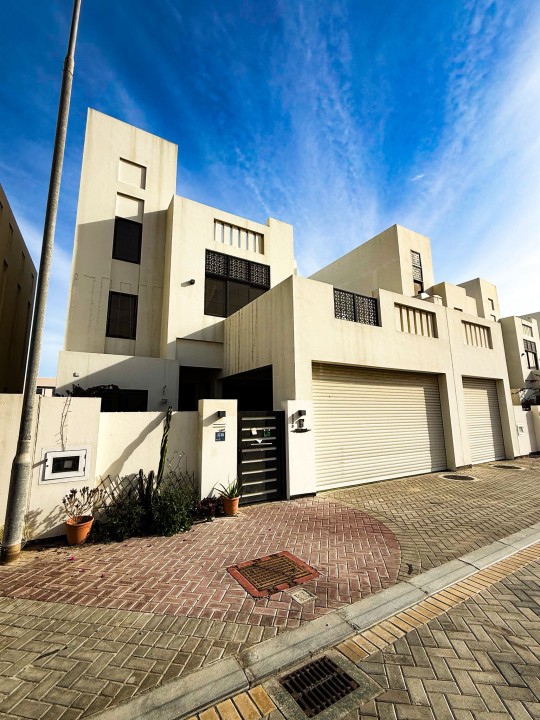 صورة فيلا للبيع في ديار المحرق #9068 0