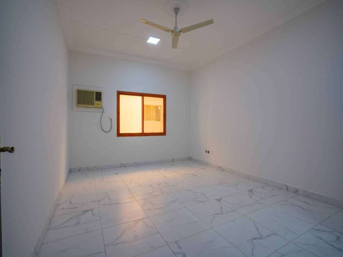 صورة مكتب للإيجار في القفول #4523 2