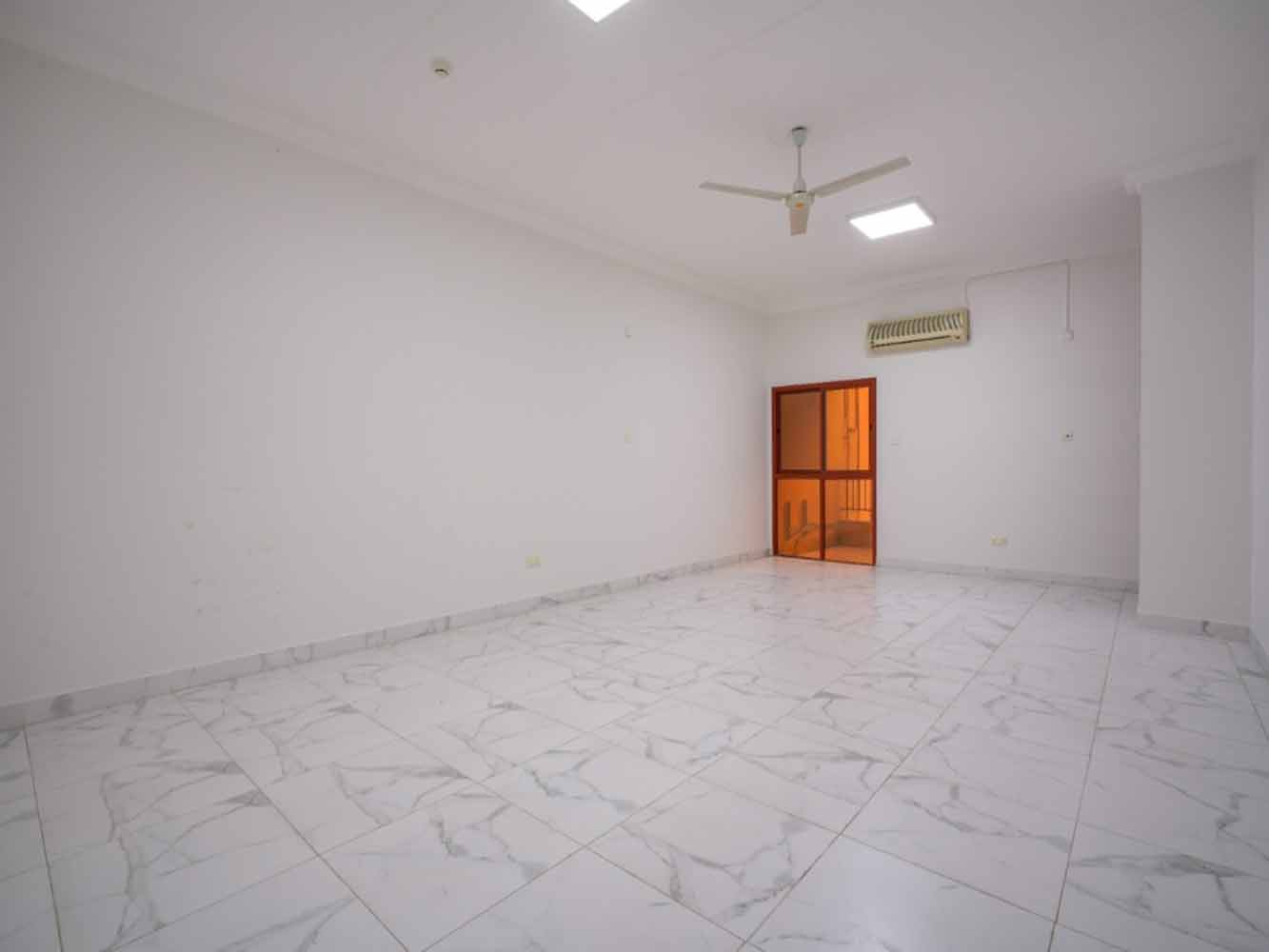 صورة مكتب للإيجار في القفول #4523 0