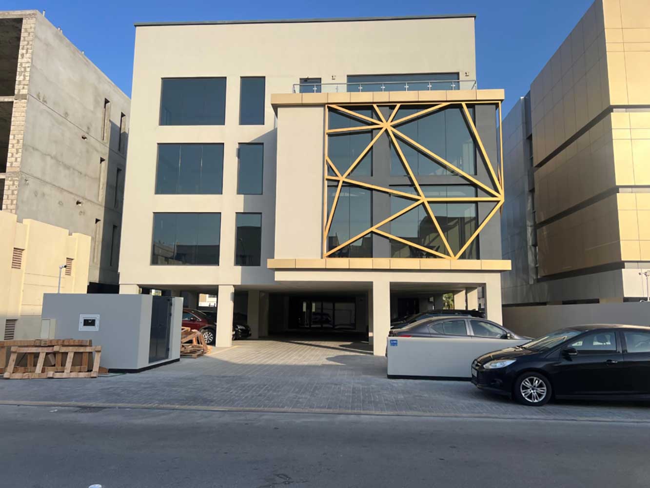 صورة مبنى للبيع في ديار المحرق #6021 1