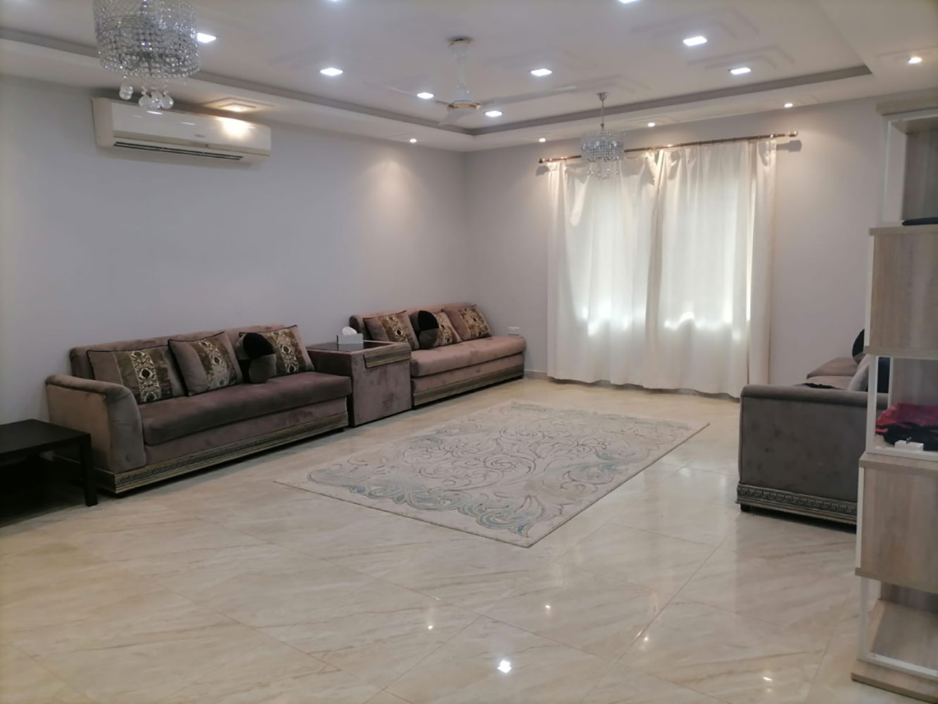 property 1576 image 1