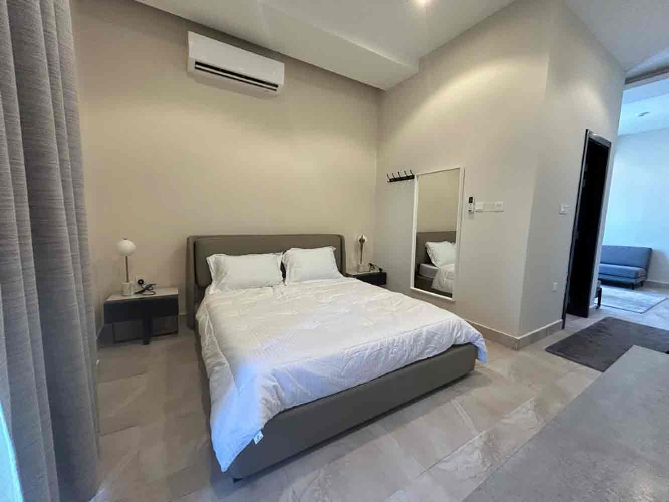 property 6856 image 3