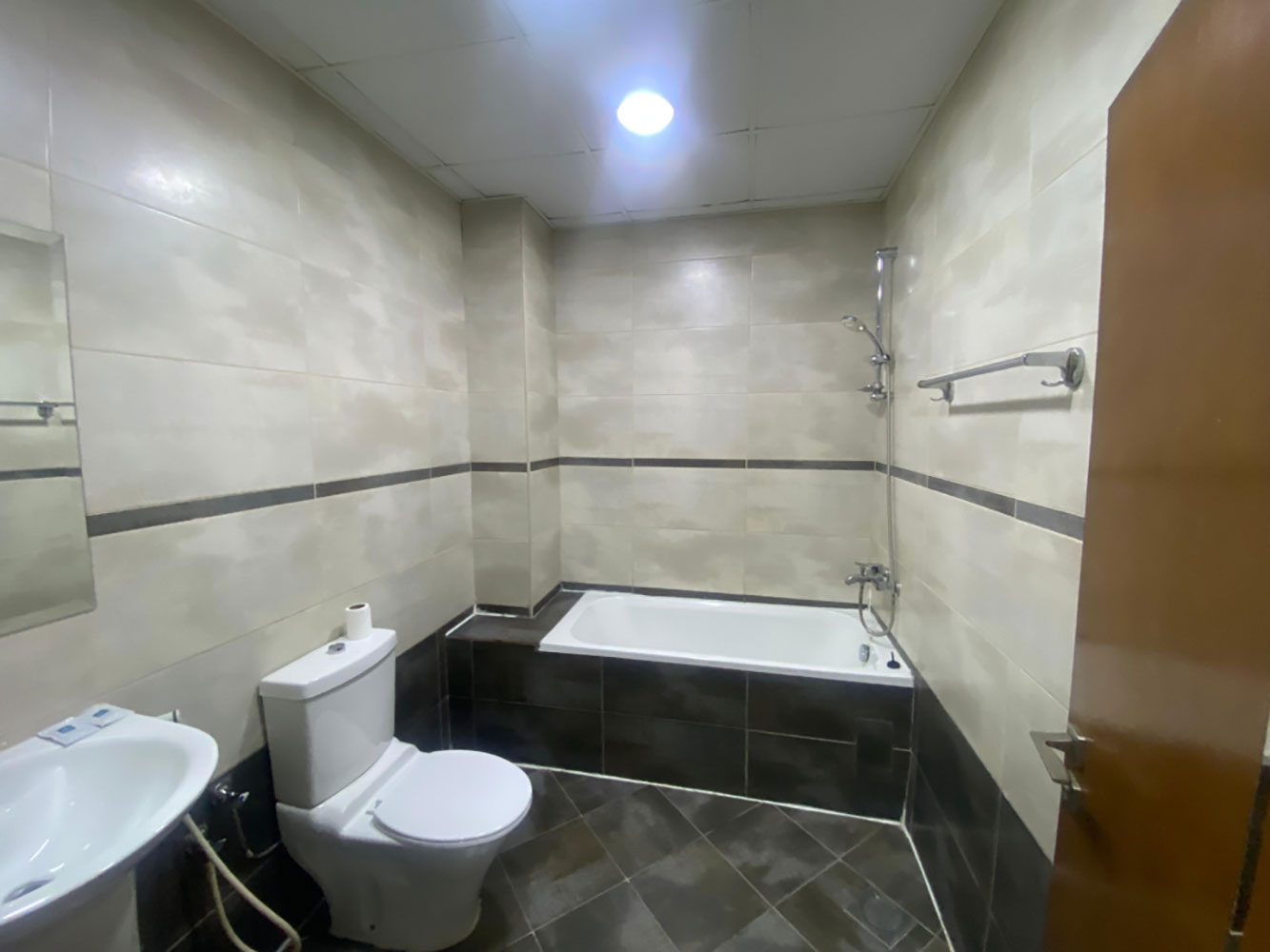 property 6144 image 1