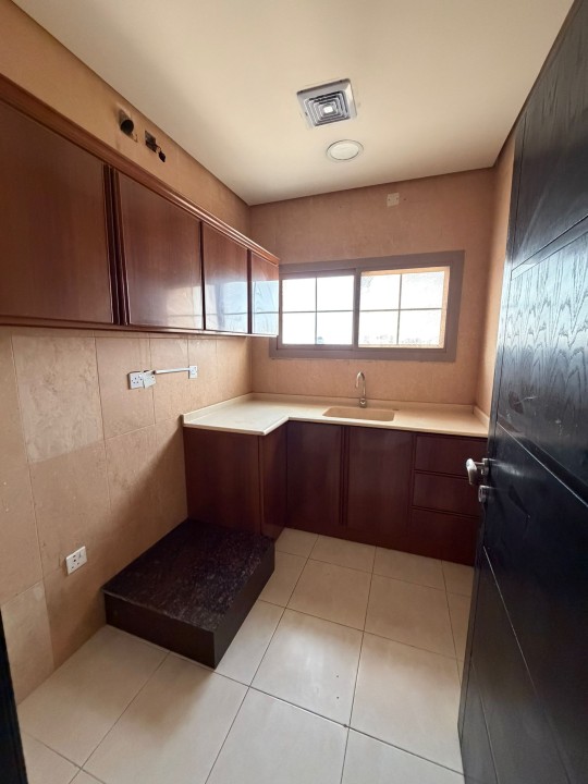 Apartment for Rent in Janabiyah Image #7958 3
