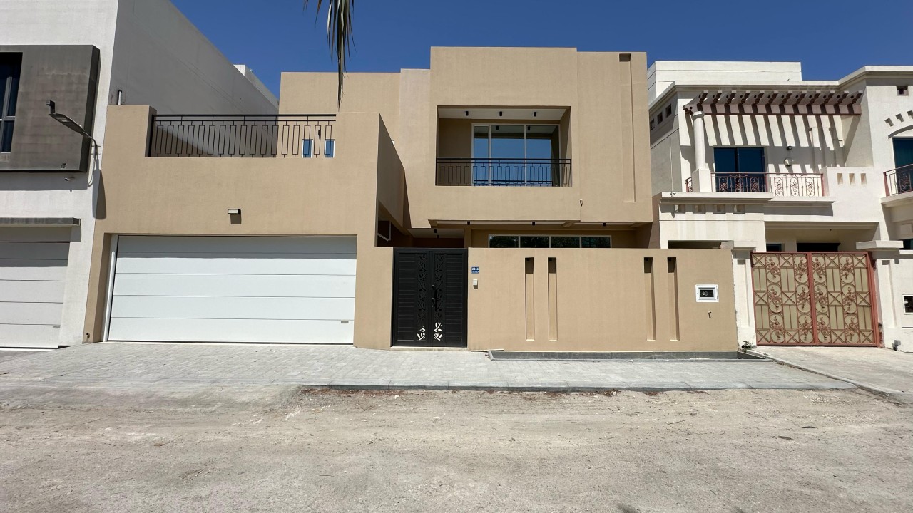 صورة فيلا للبيع في سار #7855 0