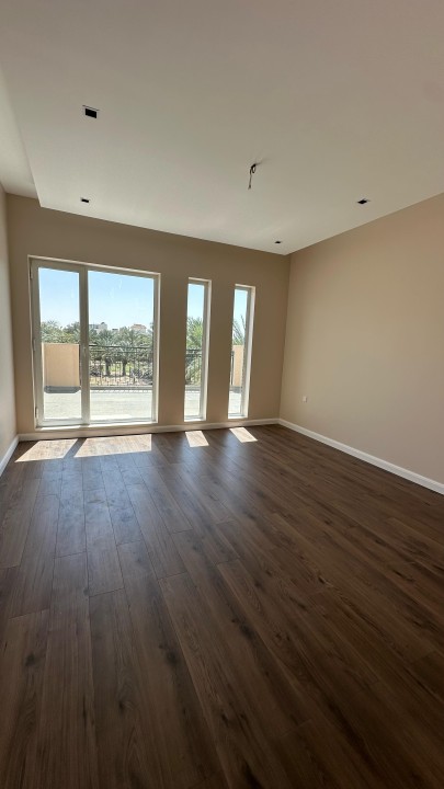 صورة فيلا للبيع في سار #7855 1