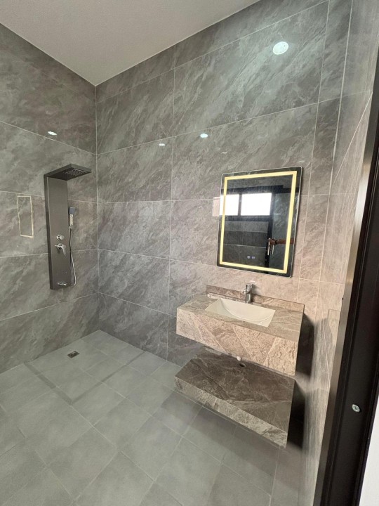 Villa for Sale in Durrat Al Muharraq Image #7954 4