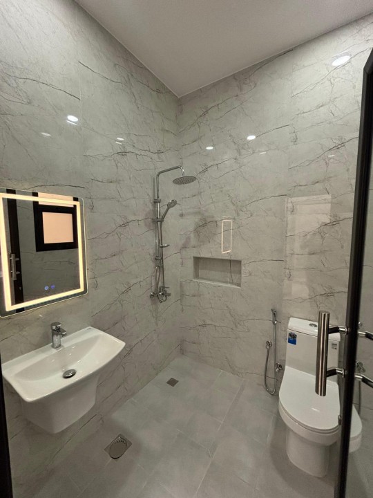 Villa for Sale in Durrat Al Muharraq Image #7954 5