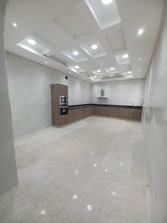 Villa for Sale in Sar Image #8058 3