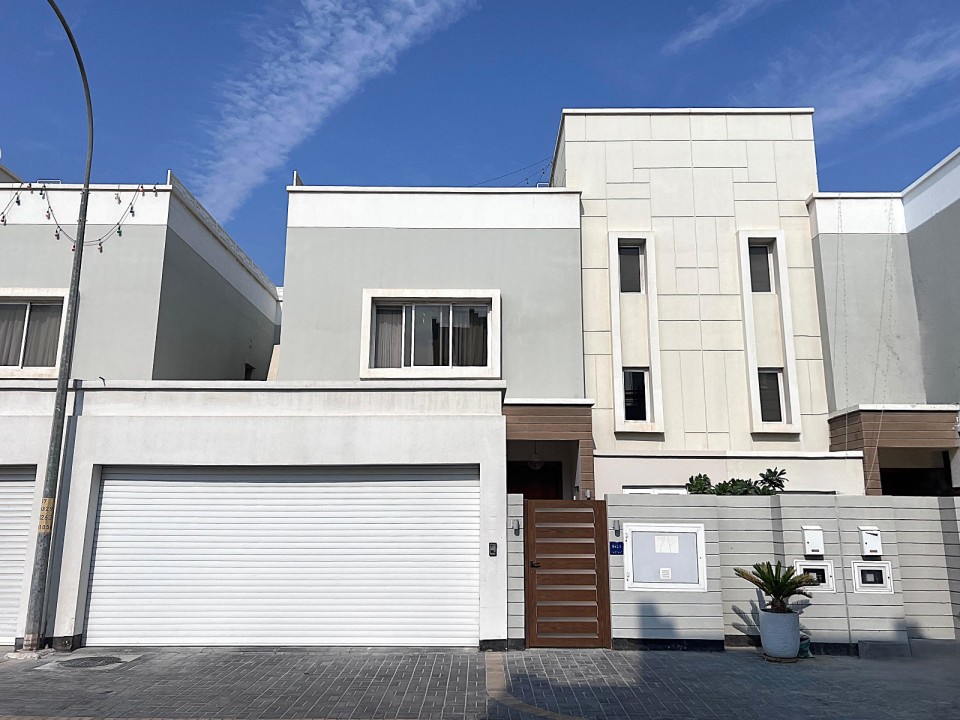 صورة فيلا للبيع في ديار المحرق #8489 0