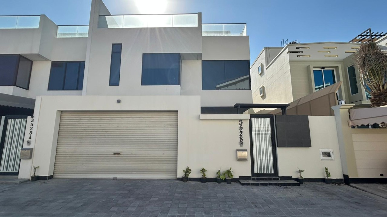 صورة فيلا للبيع في سار #8852 0 