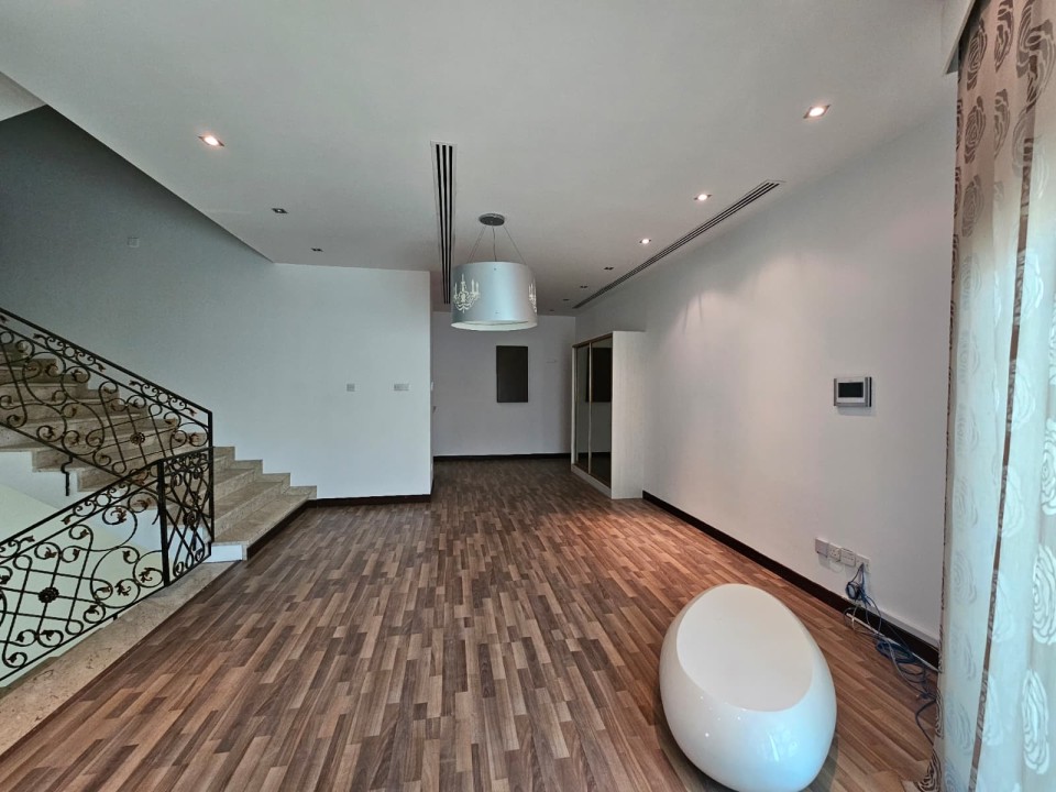 Villa for Sale in Sar Image #8466 4