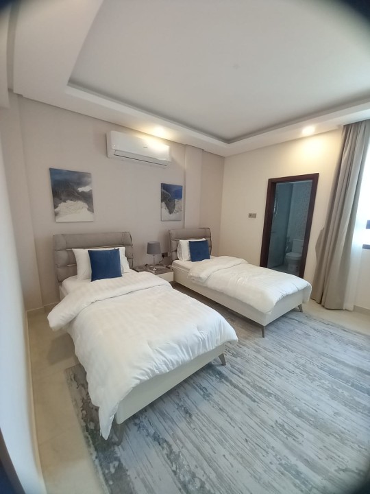 صورة فيلا للبيع في الحد #8533 1