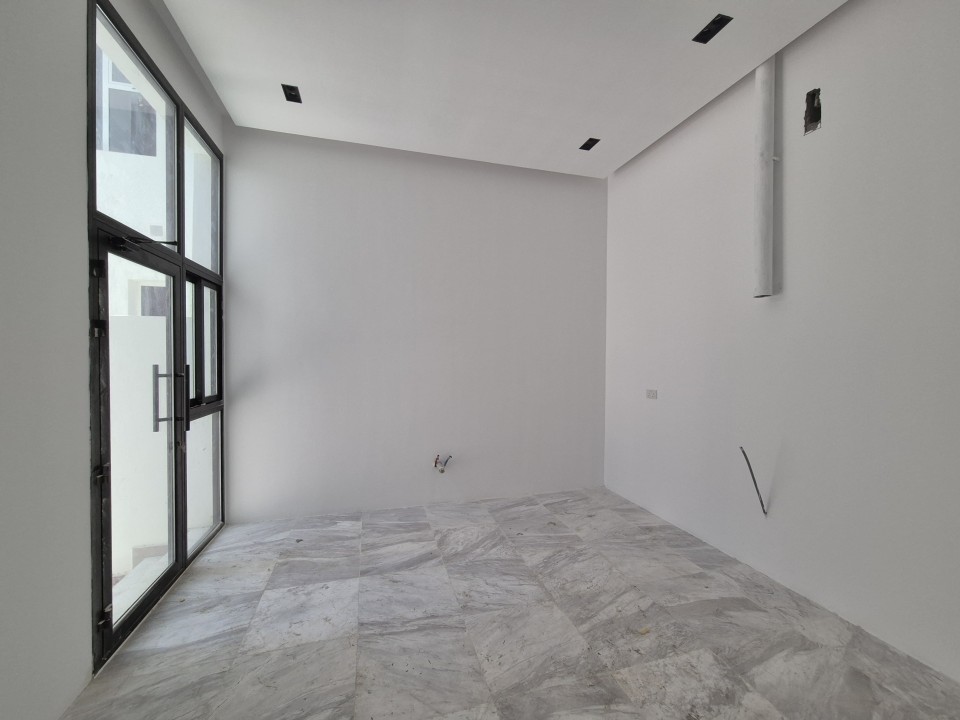 صورة فيلا للبيع في سار #8601 1