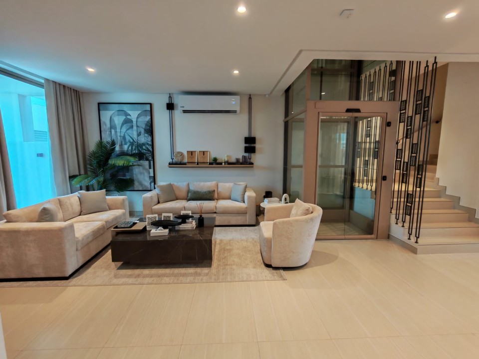 Villa for Sale in Arad Image #7940 0