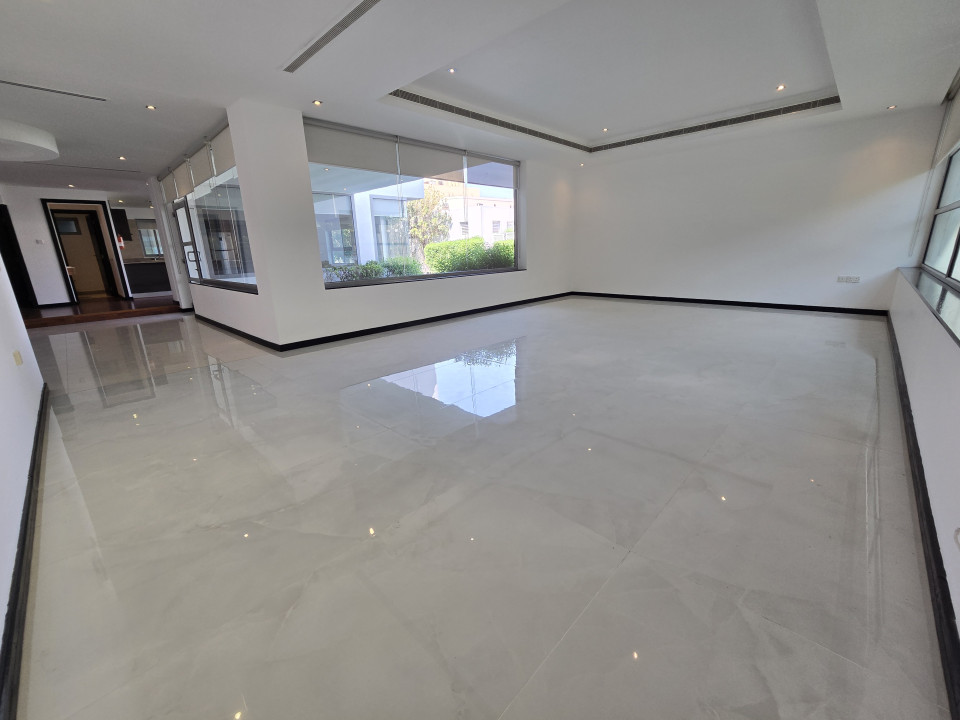 Villa for Rent in Sar Image #12568 3