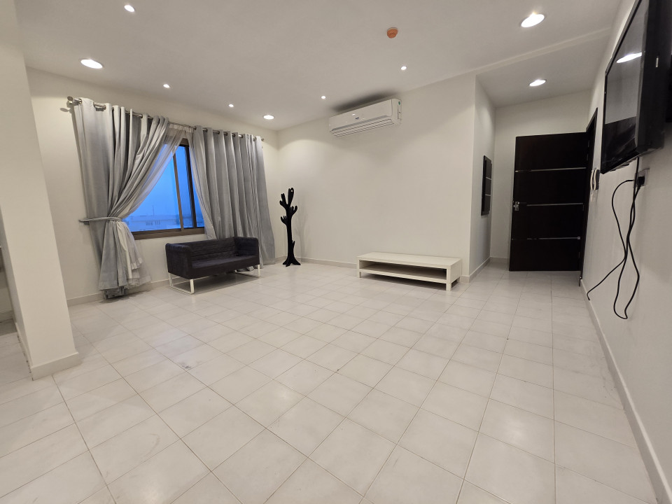 صورة شقة للإيجار في الجنبية #12575 2