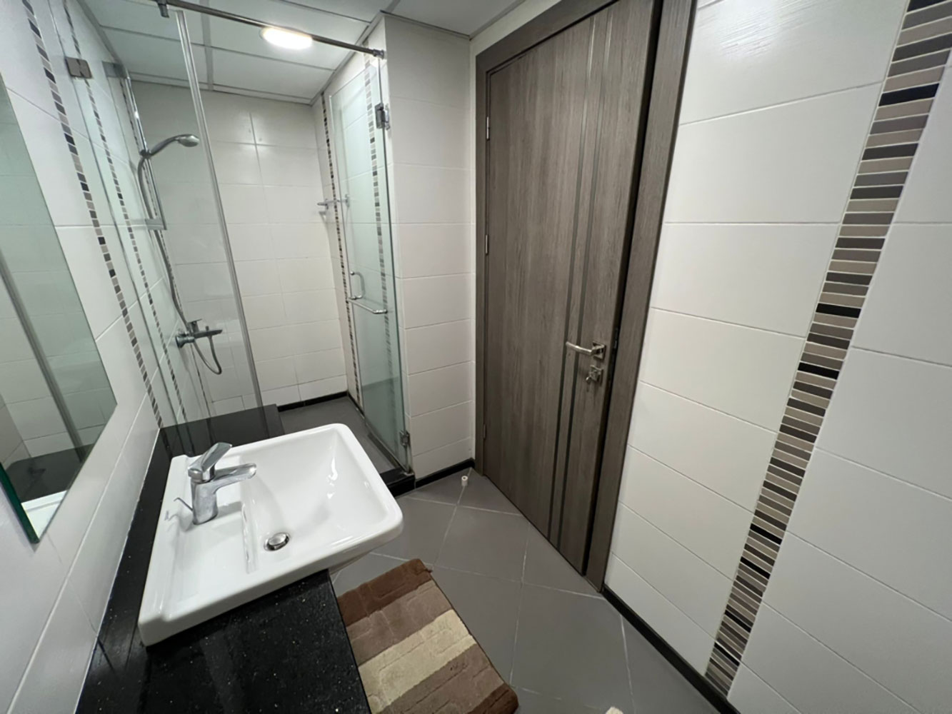 property 5596 image 5