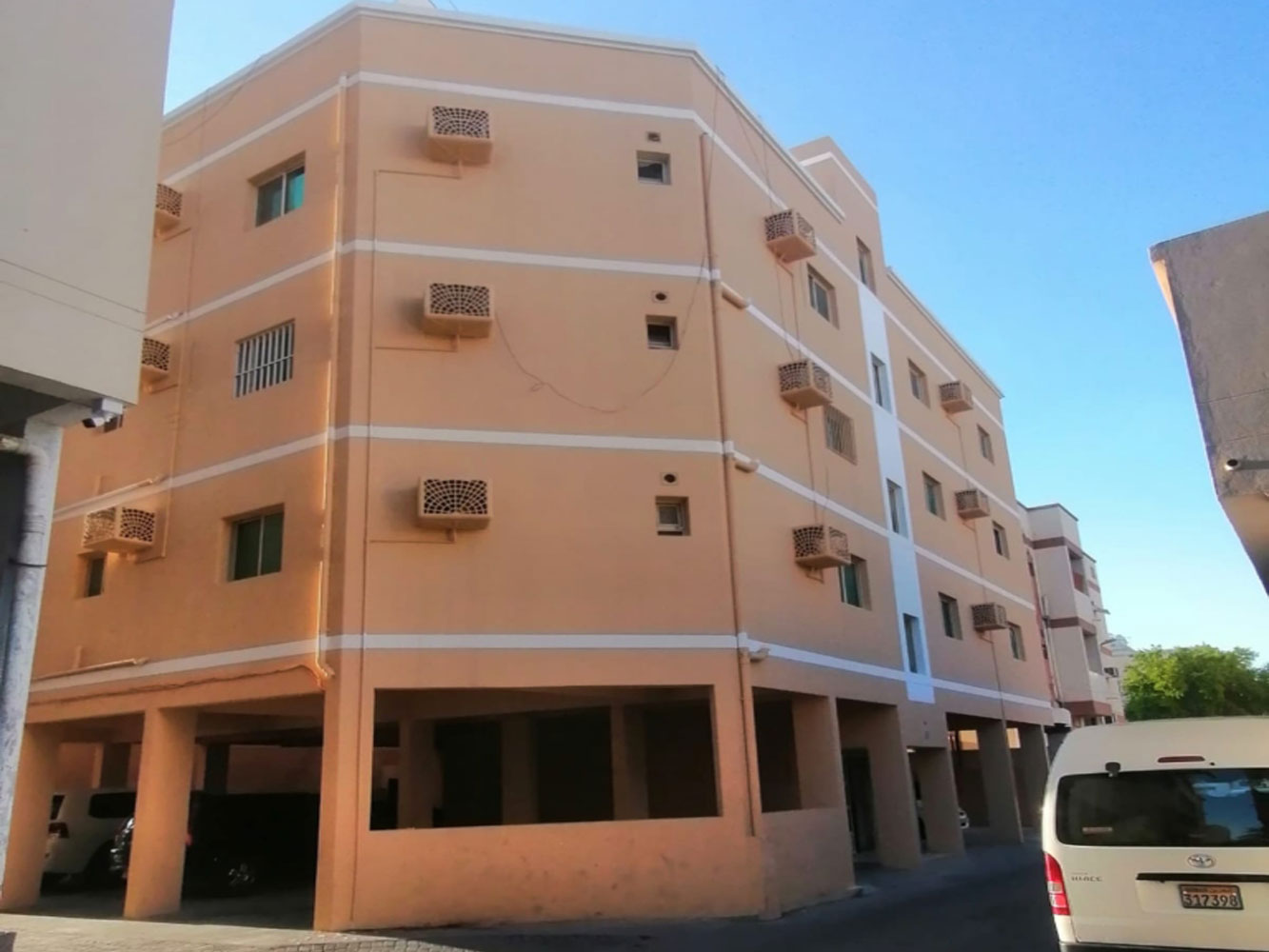 صورة مبنى للبيع في بو كوارة #6711 0