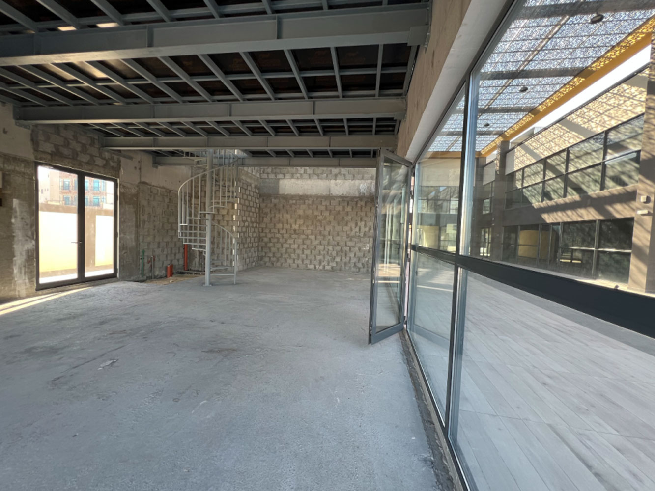 property 6817 image 4