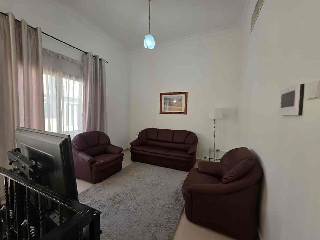 property 6872 image 0