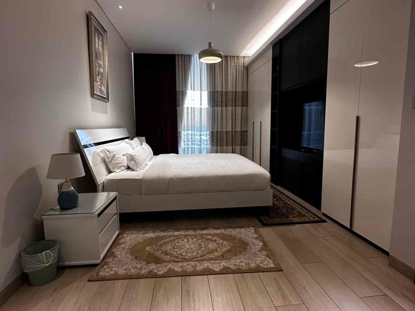 property 6873 image 0