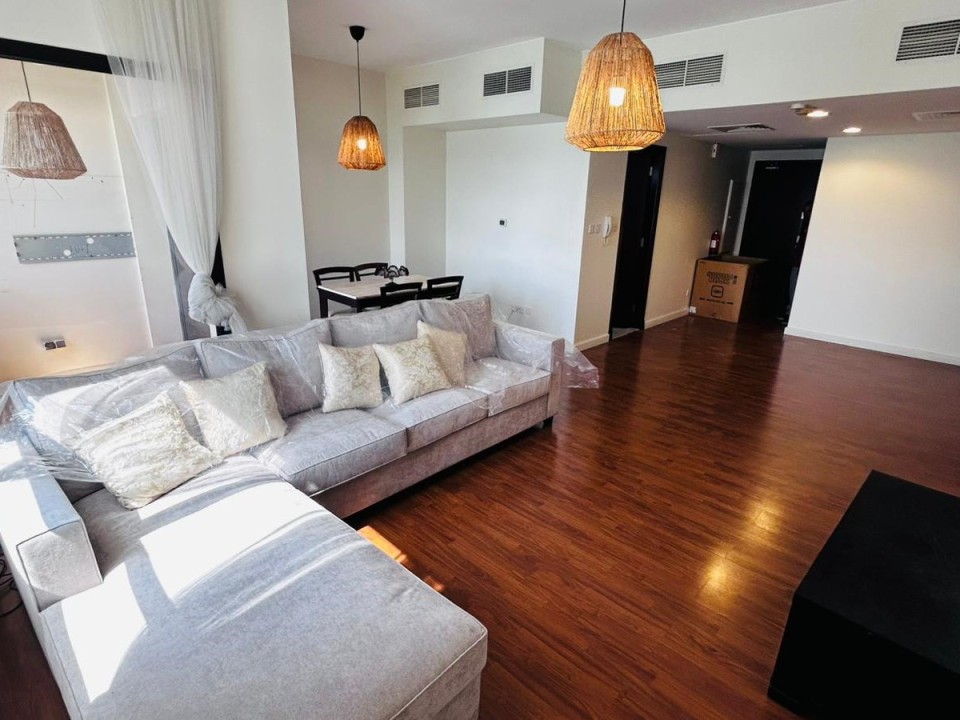 property 7607 image 0