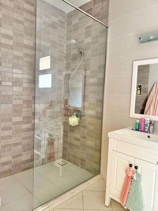 property 7649 image 6