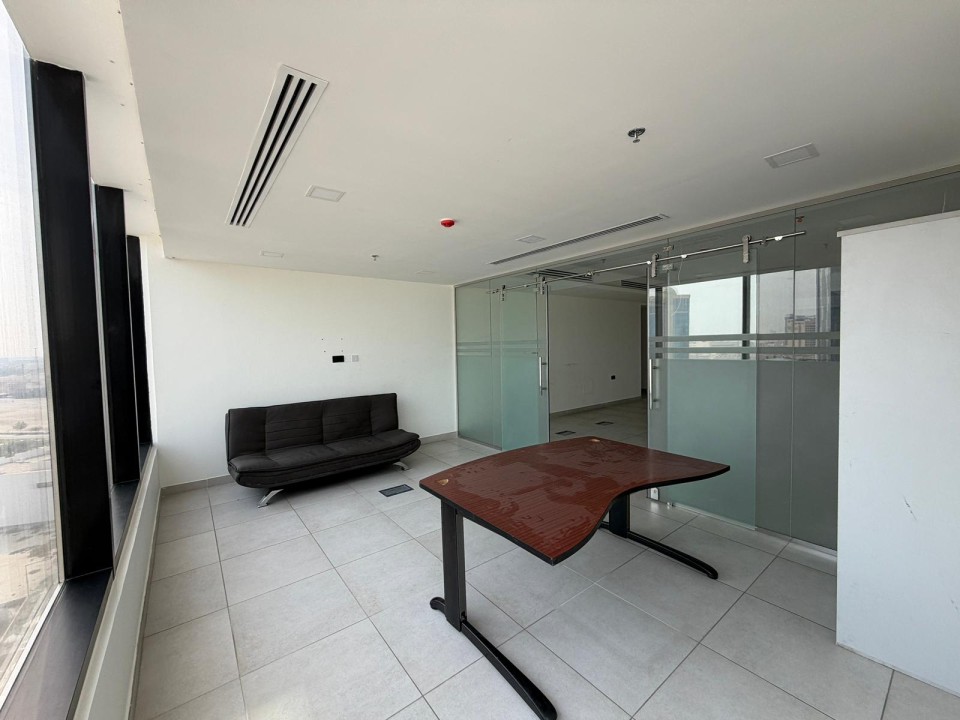 صورة مكتب للبيع في ضاحية السيف #7700 4