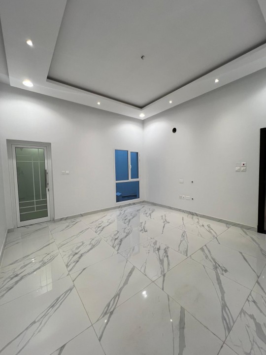 property 7915 image 5