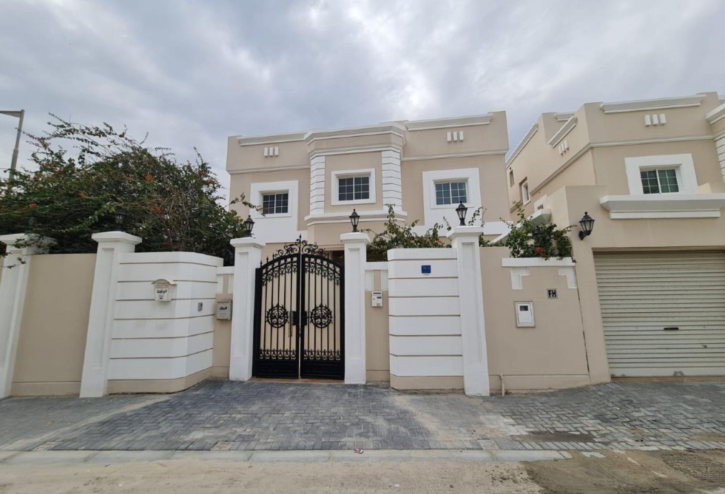 صورة فيلا للإيجار في الجفير #8292 0