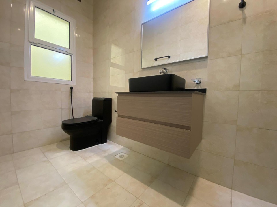 Villa for Sale in Buqwa Image #8372 5