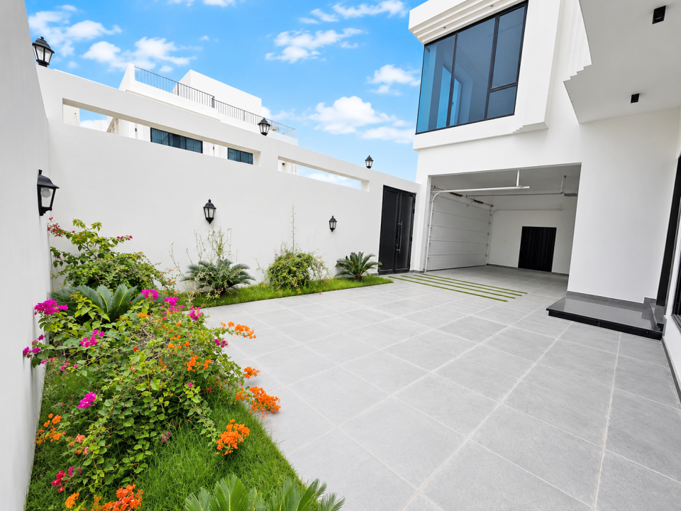 Villa for Sale in Sar Image #12135 0