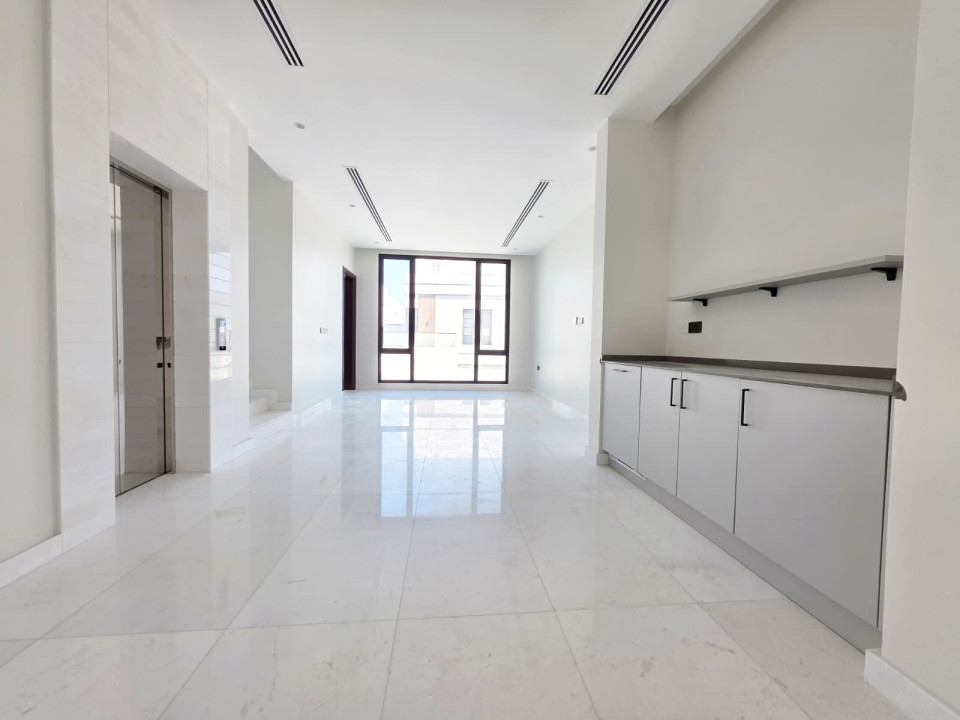 Villa for Sale in Sar Image #12139 7