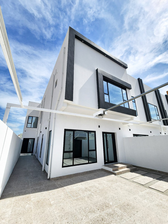 Villa for Sale in Sar Image #11784 0 