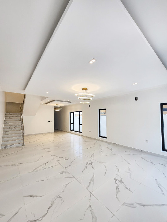 Villa for Sale in Sar Image #11784 1