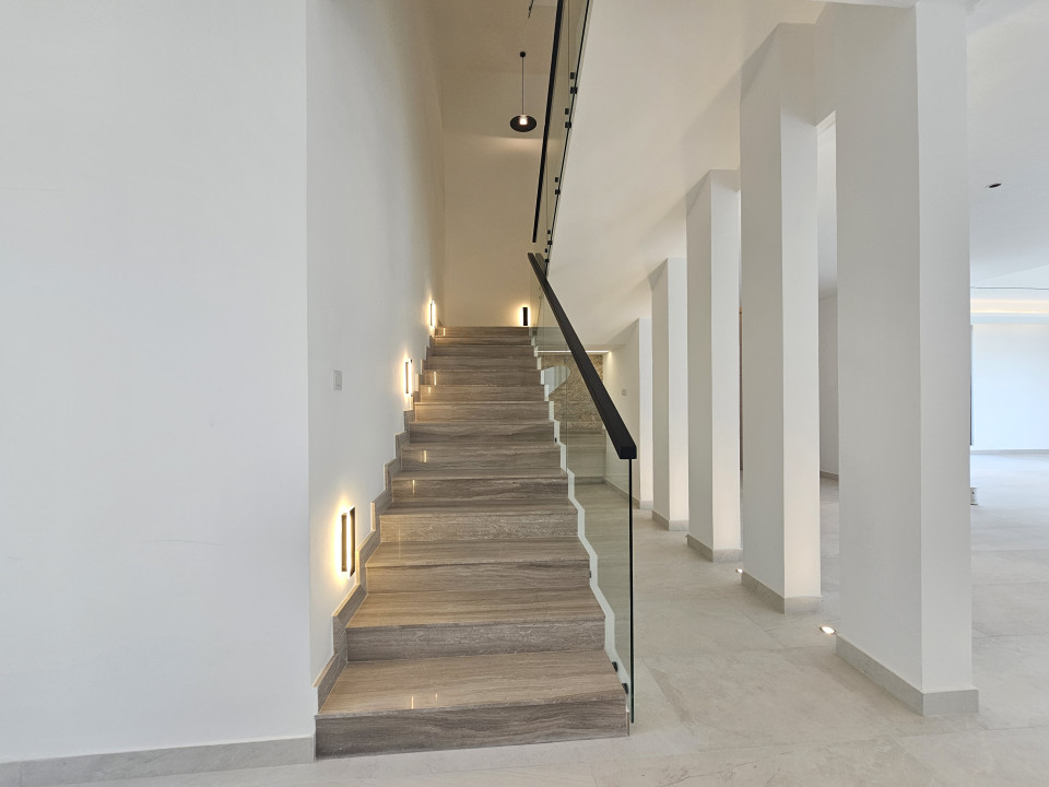 Villa for Sale in Sar Image #11800 4